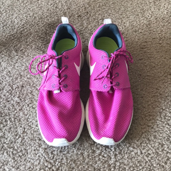 hot pink roshe run
